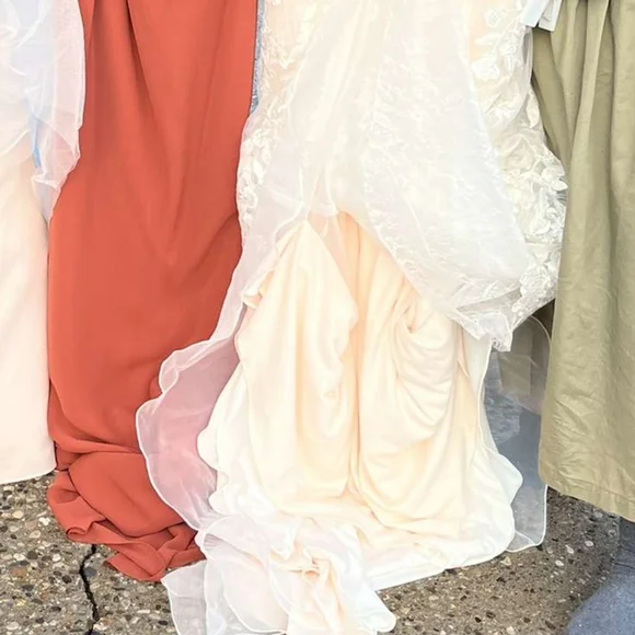 Wedding dress - Picture 10 of 11